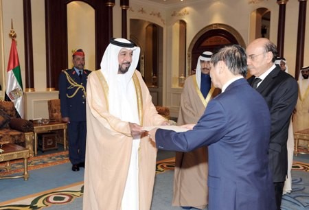 Die Vereinigten Arabischen Emirate wollen die Beziehungen zu Vietnam verbessern - ảnh 1